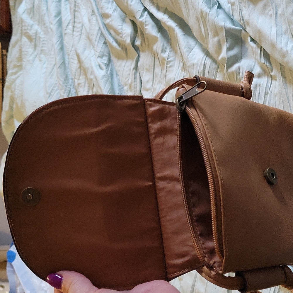 Brown small cross body - Picture 2 of 3
